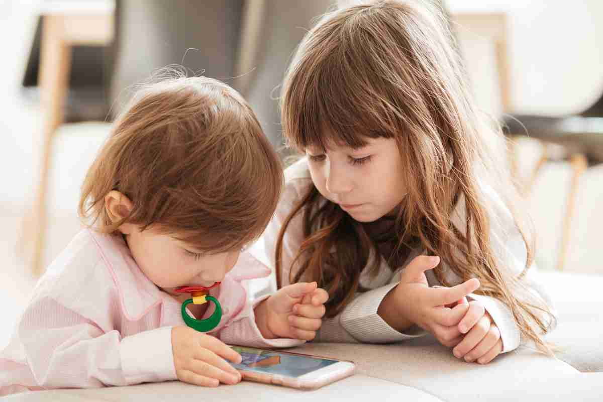 Bambini smartphone quando esporli e come 