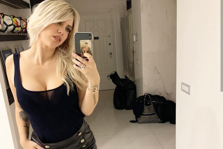 Foto allo specchio di Wanda Nara 