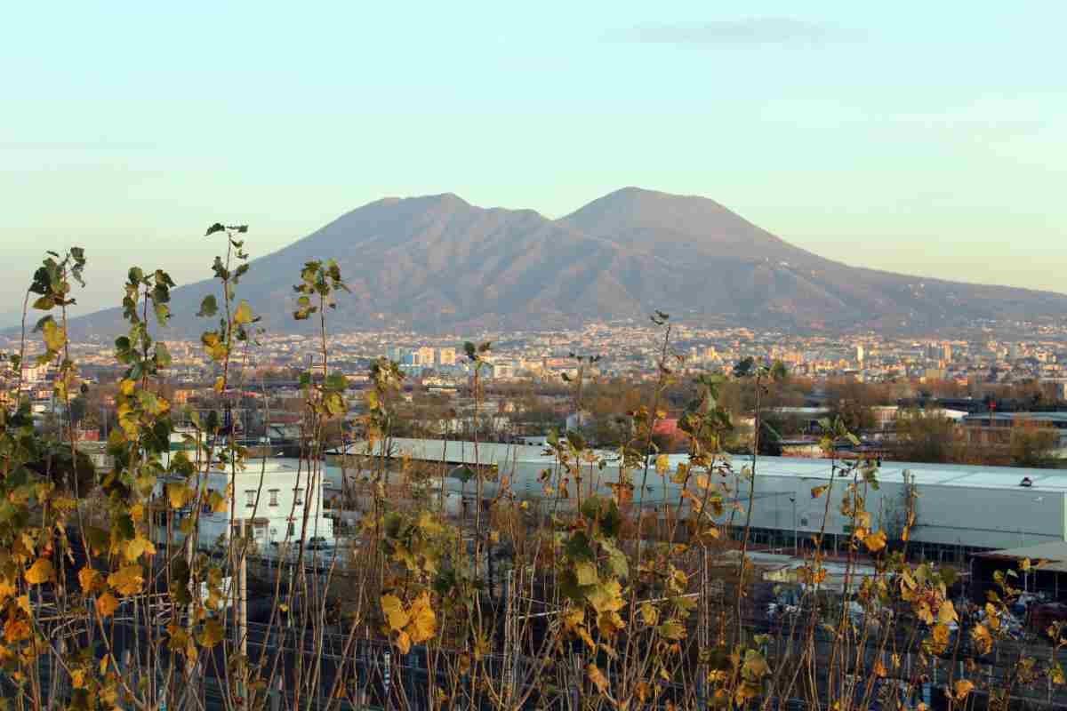 Vista di Napoli e del Vesuvio