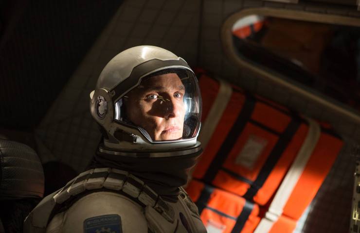 protagonista interstellar nello spazio