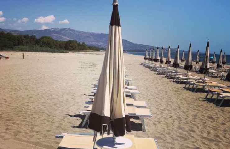 ombrellone spiaggia migliore Italia lettino 11 euro