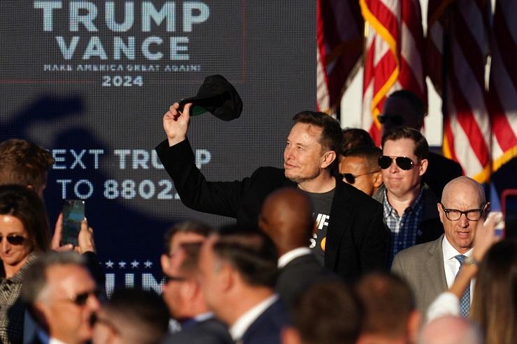 Elon Musk a un evento della campagna elettorale di Trump